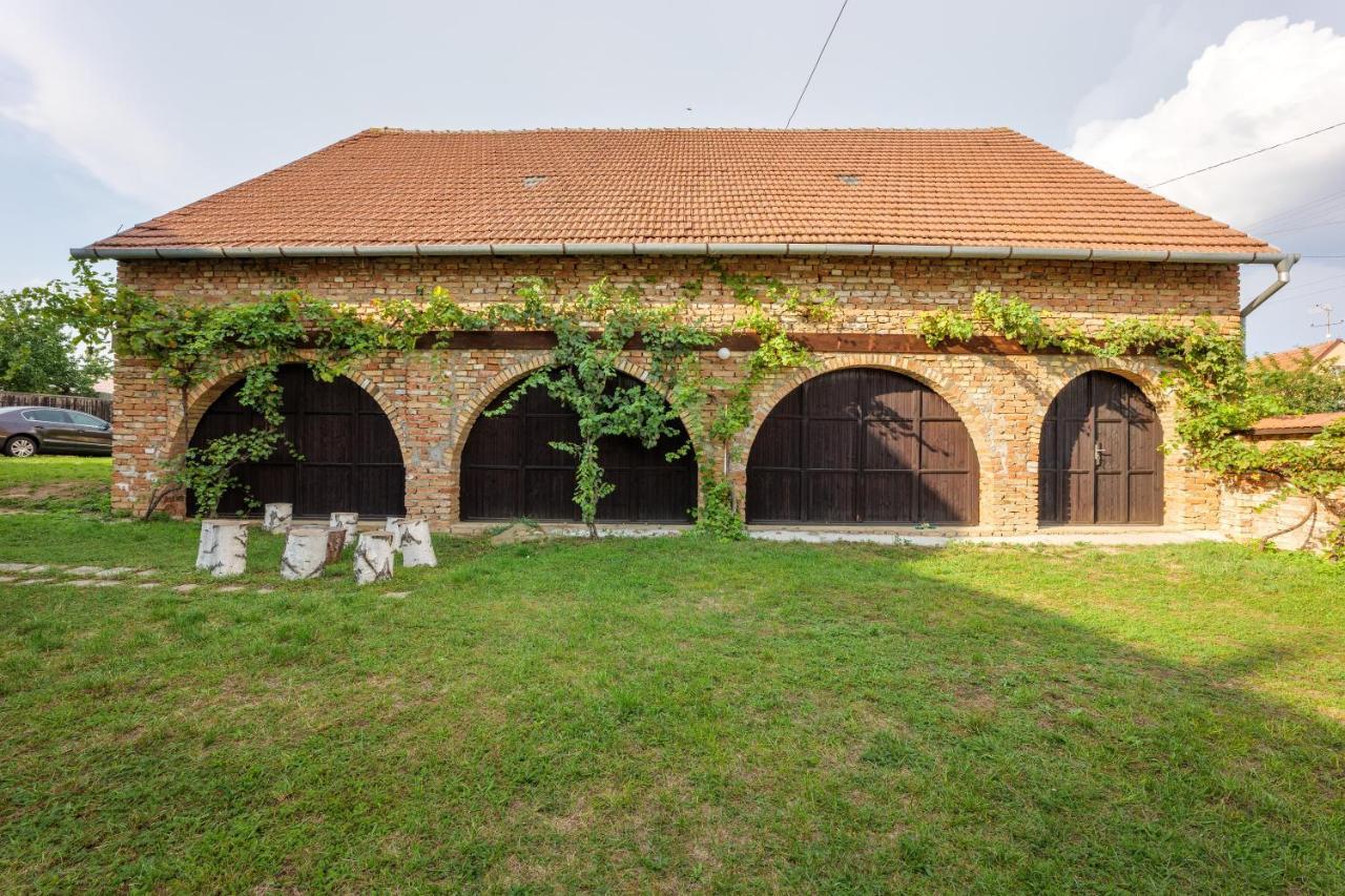 Penzion Posada Podivin Dış mekan fotoğraf